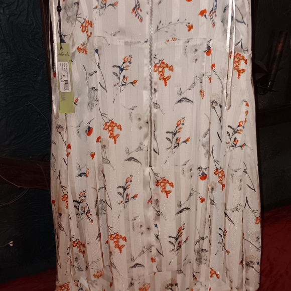 Spring dress - Picture 3 of 9